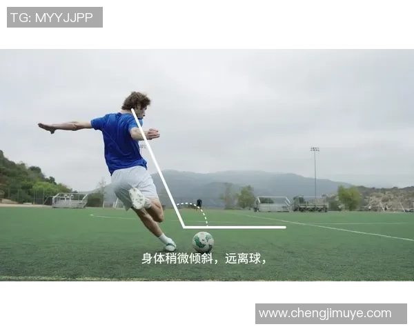 足球明星教你防守技巧视频解析提升你的防守能力与实战水平